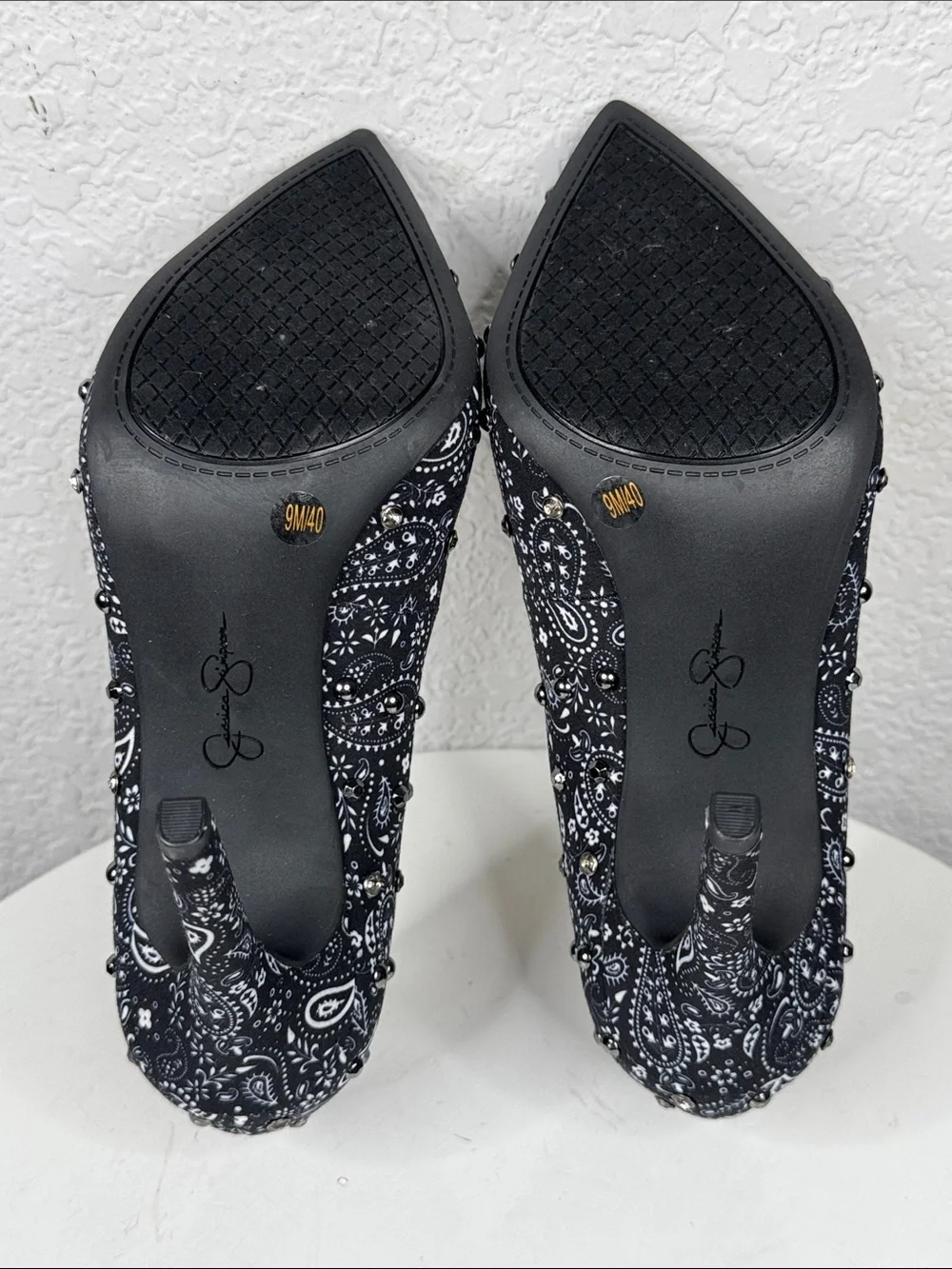 JESSICA SIMPSON CASSANI BANDANA PRINT STUDDED POINTED TOE STILETTO HEELS NIB 9